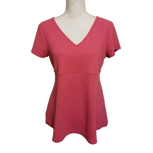 Two Hearts Maternity Pink Textured V-Neck Short Sleeve Top W/ Back Zipper Size M - Picture 1 of 4
